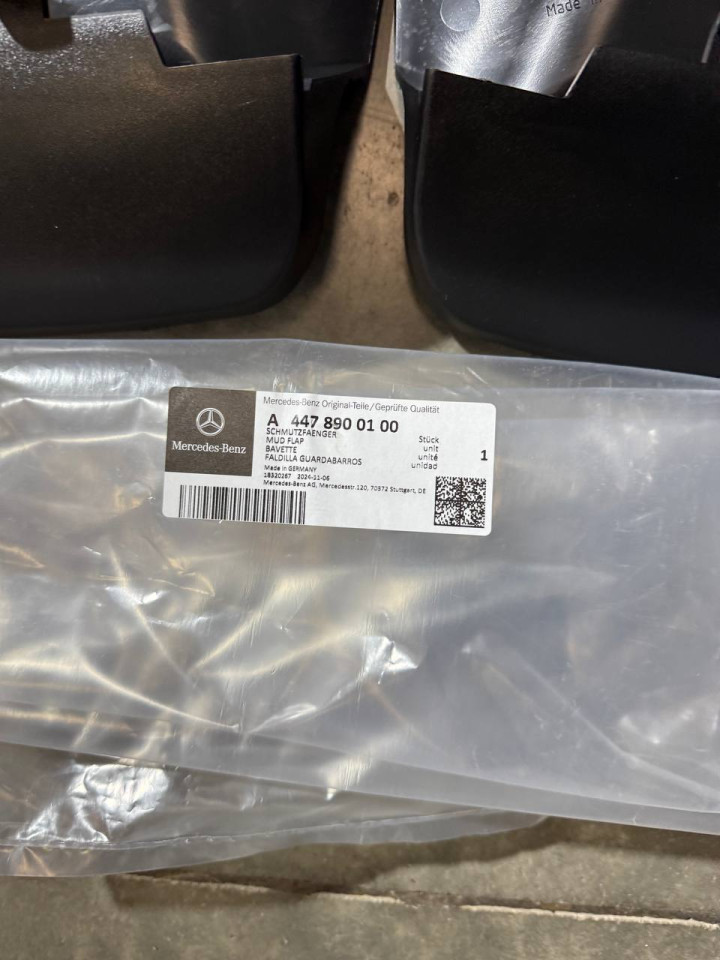 Бризговики комплект перед, зад на Vito W447 V class