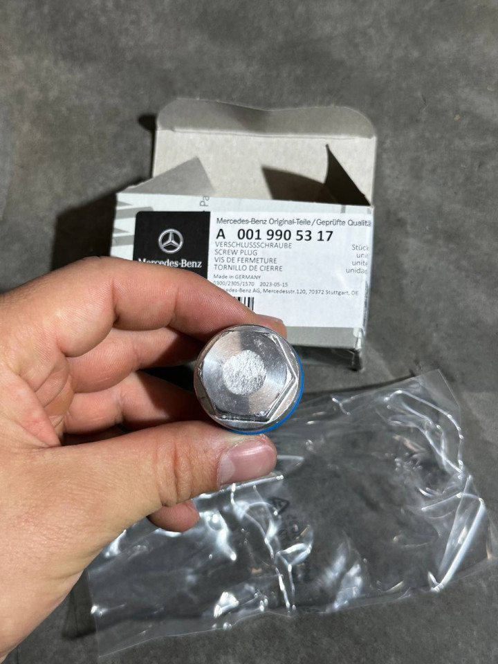 Пробка,заглушка клапана тиску оливи OM651 Sprinter W906-907-910 / Vito W639-447