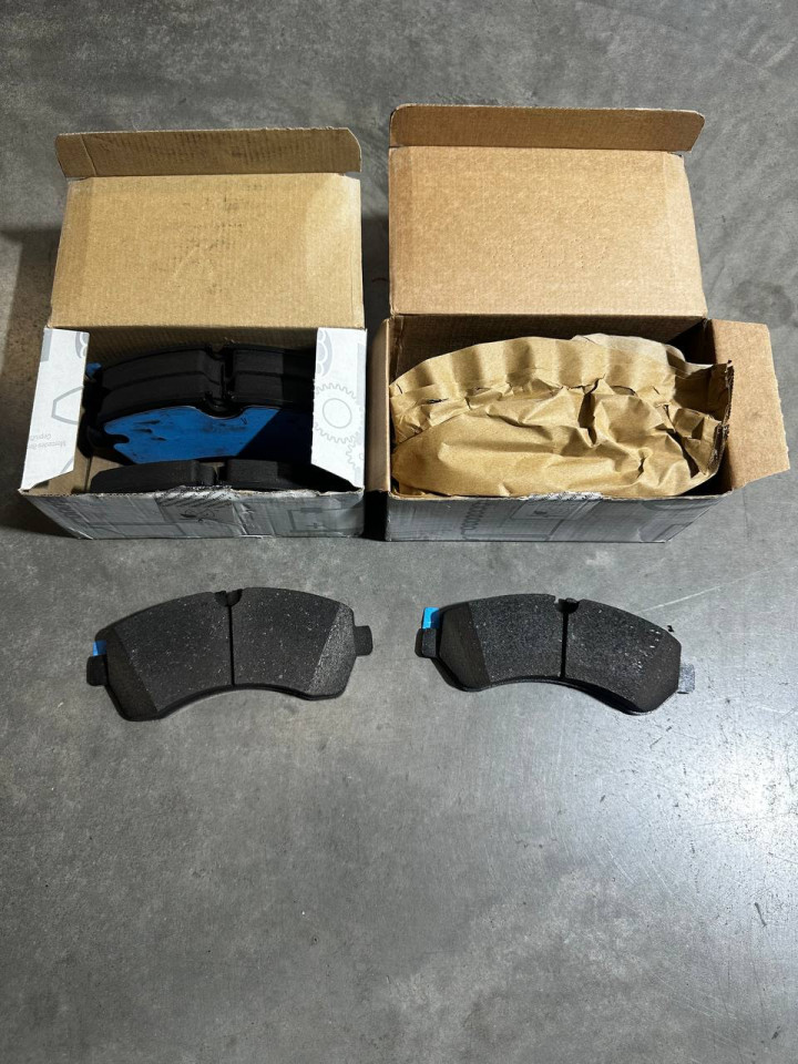 Колодки гальмівні Передні Sprinter W906-907-910/VW Crafter 06 ДВУХКАТКОВИЙ A9074209901