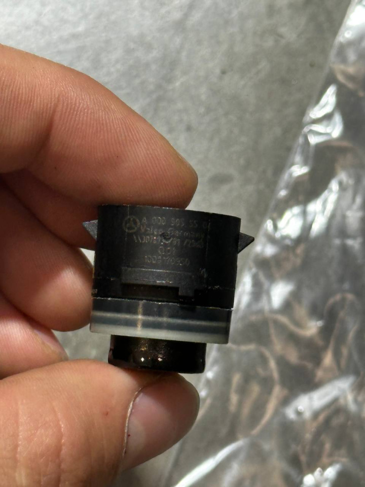 Датчик парктроніка Mercedes Sprinter W907-910