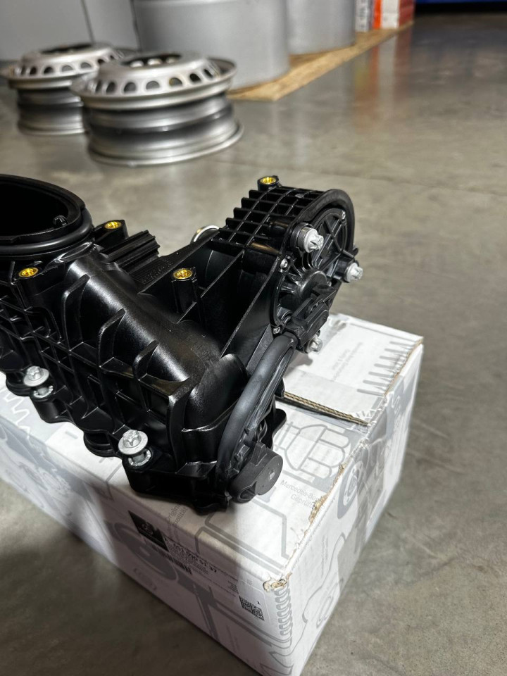 Колектор впускний з Заслонками OM651 MB Original