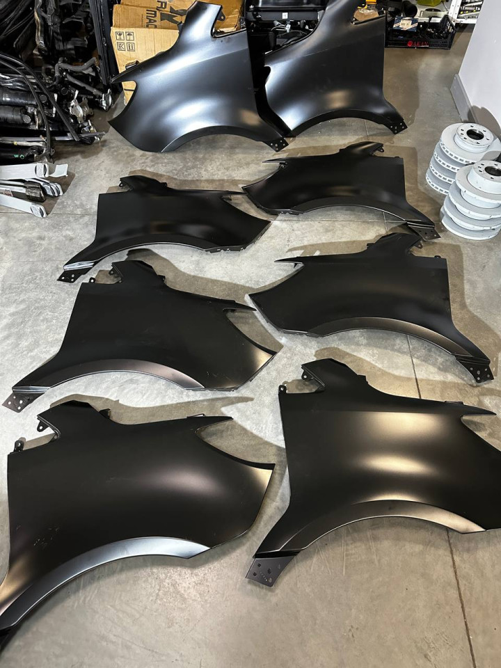 Крило переднє праве Sprinter W907 W910 MB Original