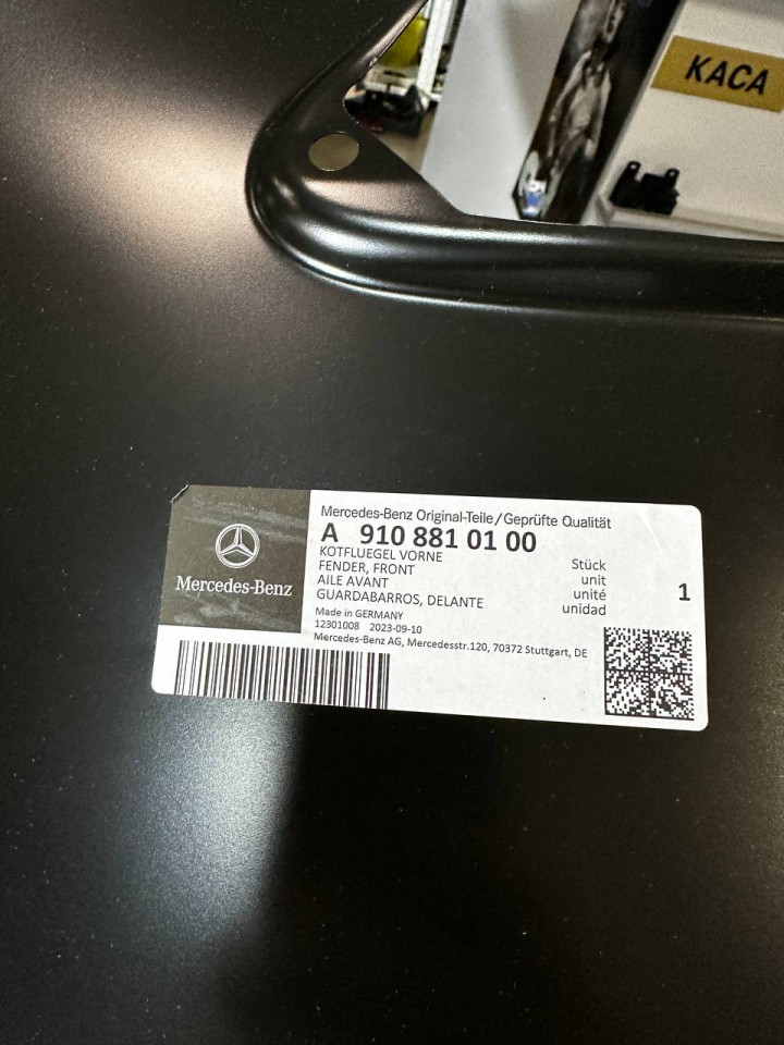 Крило переднє праве Sprinter W907 W910 MB Original