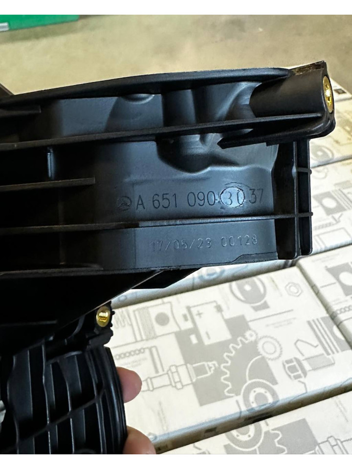 Колектор впускний без заслонок OM651 MB Original