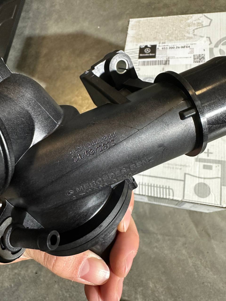 Термостат системи охолодження MB Sprinter OM651 09- OM651 A651200280064