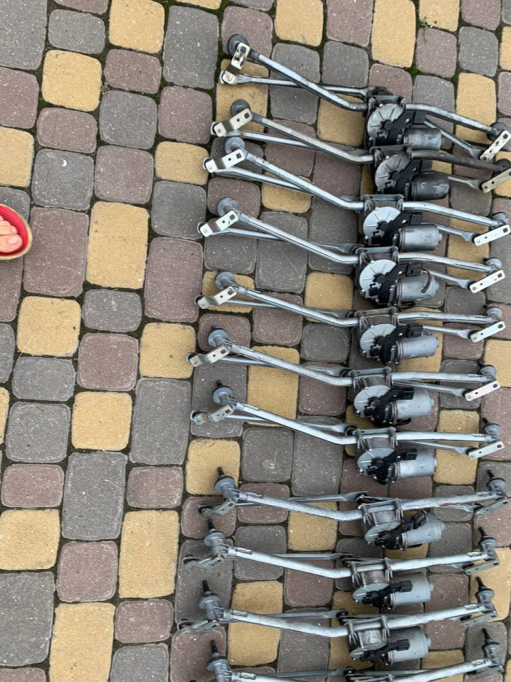 Трапеція склоочисника (механізм двірників) W906