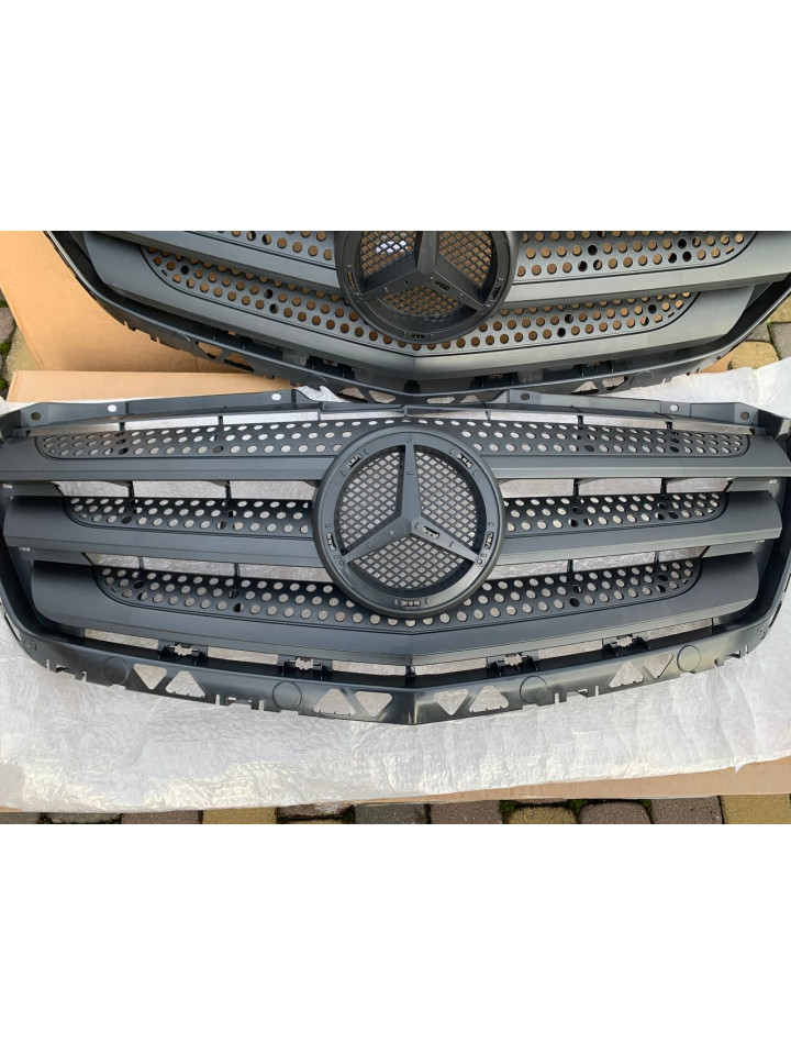 Решітка радіатора рестайлінг Sprinter W906 14-18 Гриль