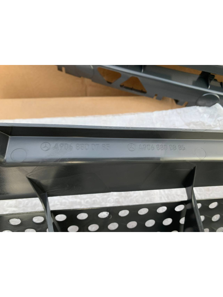 Решітка радіатора рестайлінг Sprinter W906 14-18 Гриль