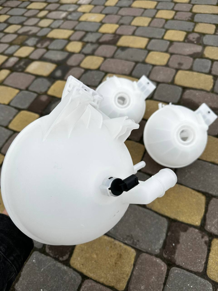 Бачок розширювальний системи охолодження VW Crafter