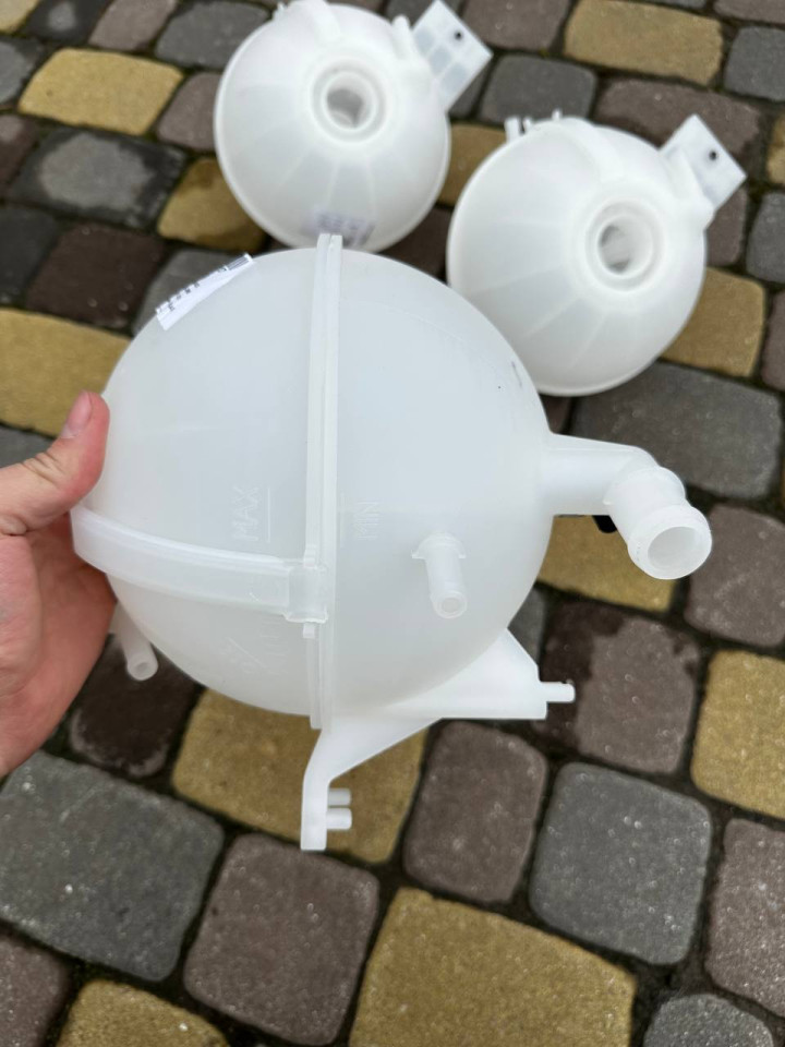 Бачок розширювальний системи охолодження VW Crafter