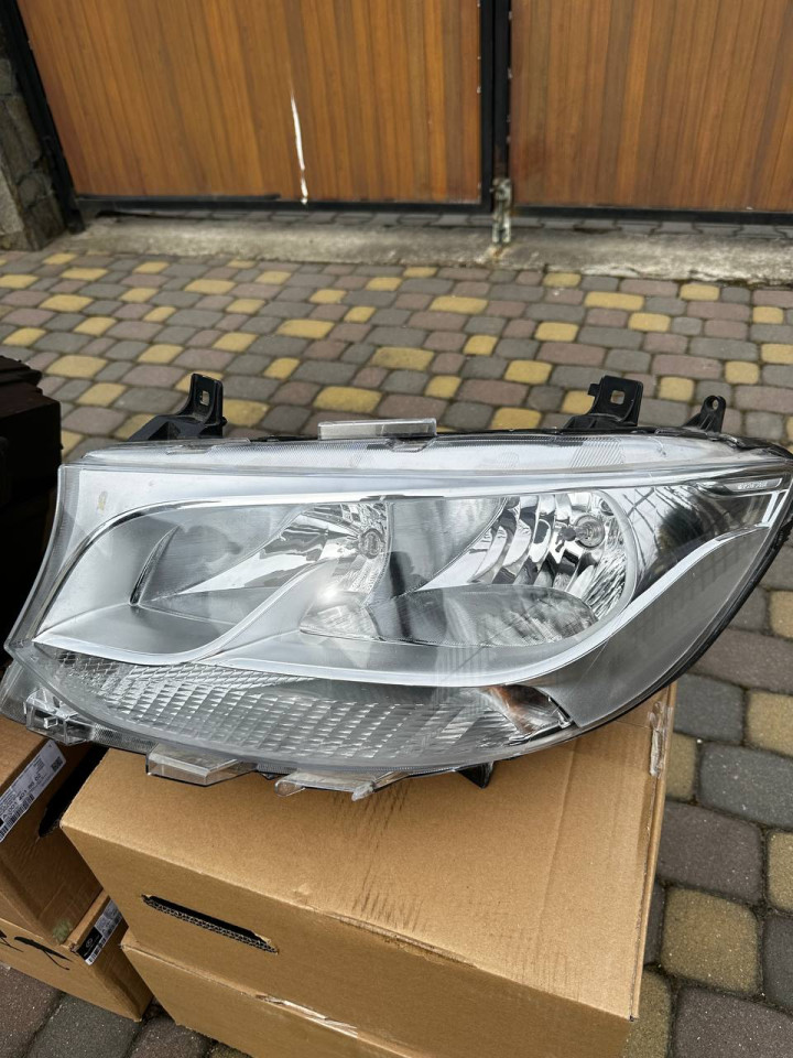 Фара ліва Sprinter W907-910 