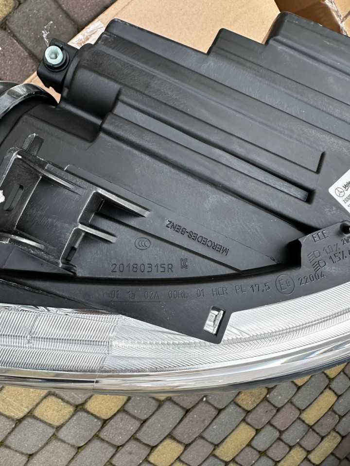 Фара ліва Sprinter W907-910 