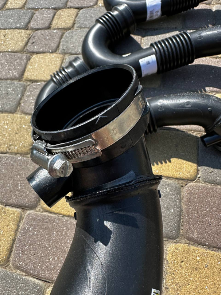 Патрубок повітряного фільтра до турбіни OM642 Sprinter W906-907