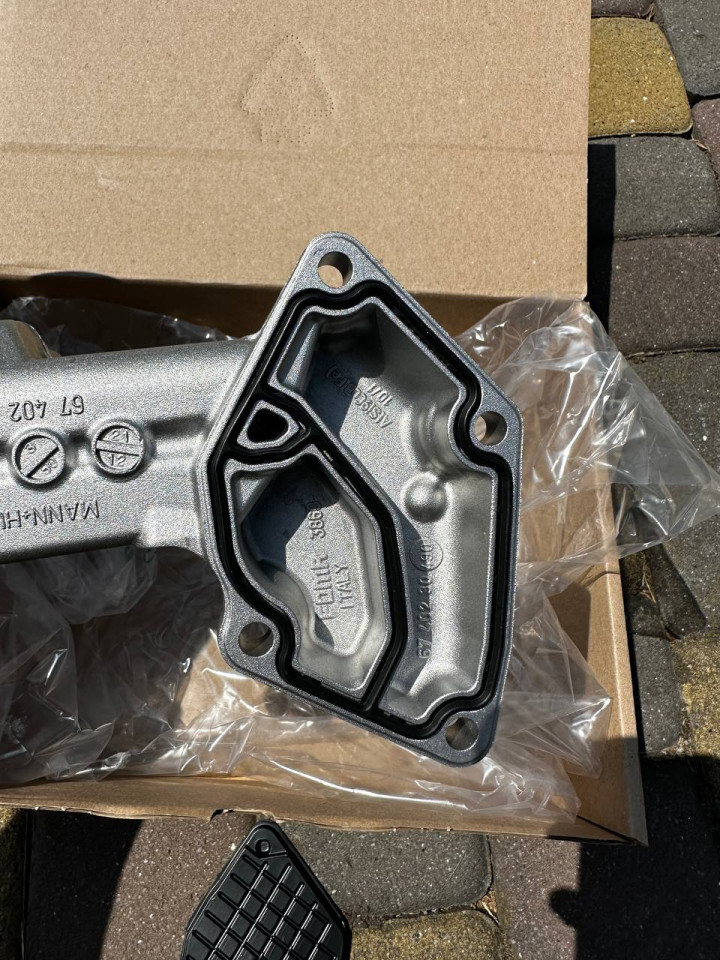 Корпус масляного фільтра ОМ642  Sprinter W906-907/Vito W639