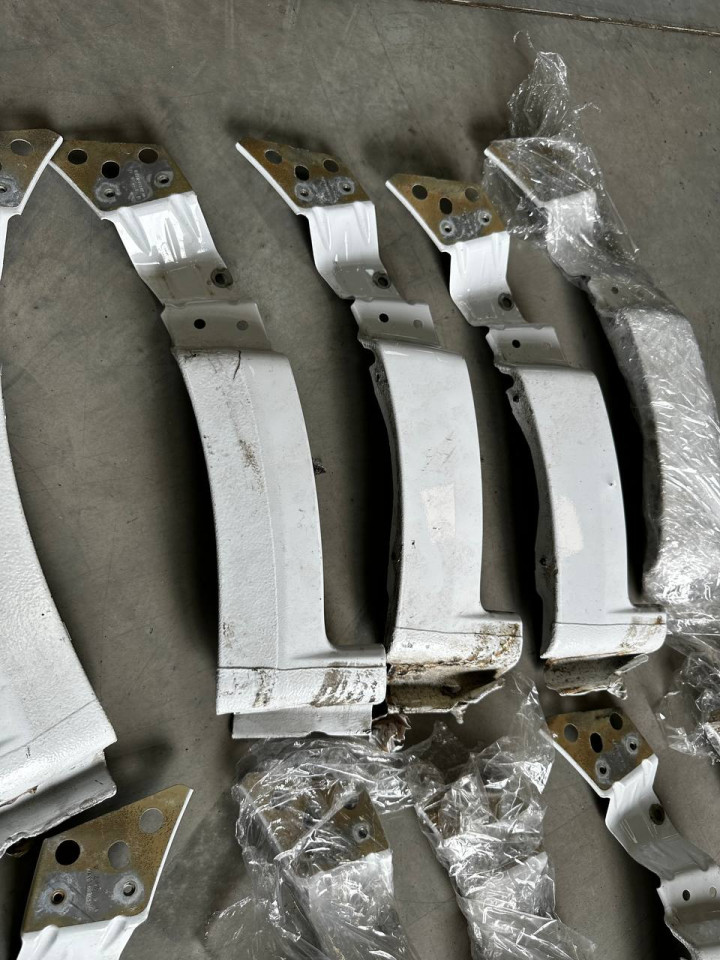 Низ крила ліва сторона Sprinter W907-910