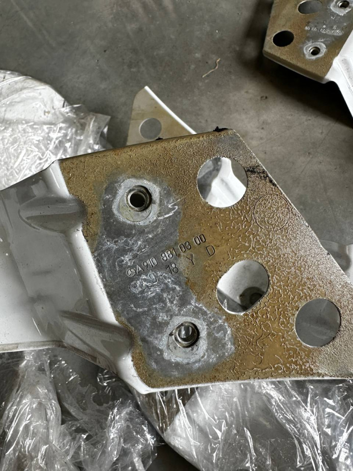 Низ крила права сторона Sprinter W907-910