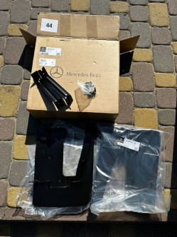 Бризговик передній (комплект) Sprinter W907-910