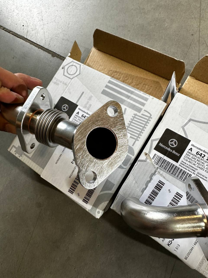 Трубка рециркуляційних газів (EGR) OM642 Sprinter W906-907