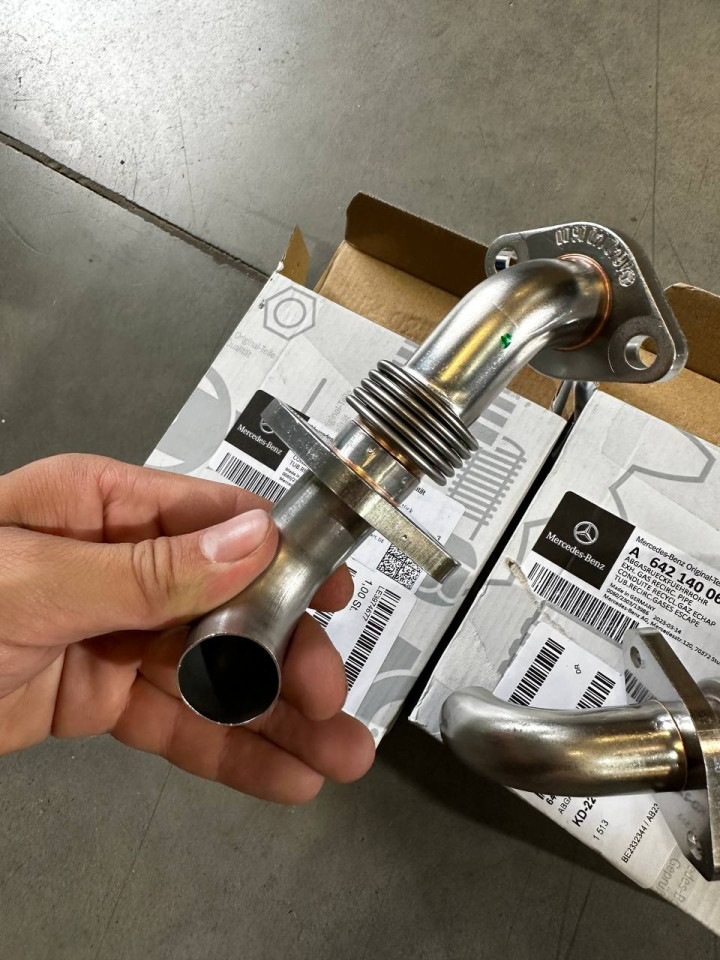 Трубка рециркуляційних газів (EGR) OM642 Sprinter W906-907