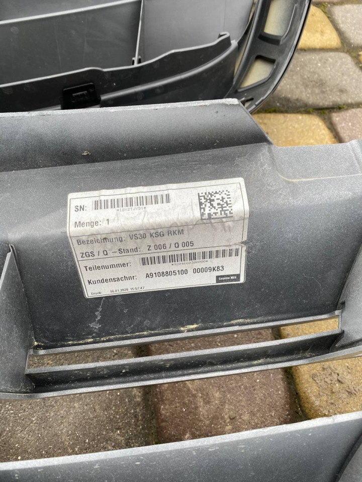 Решітка радіатора гриль Sprinter  W907-910 A91088526009K83