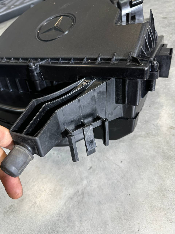 Корпус повітряного фільтра Sprinter W907-910 A9075285800