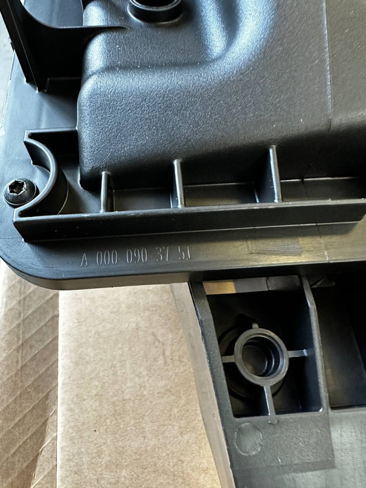 Корпус повітряного фільтра Б/У Sprinter W906/Crafter