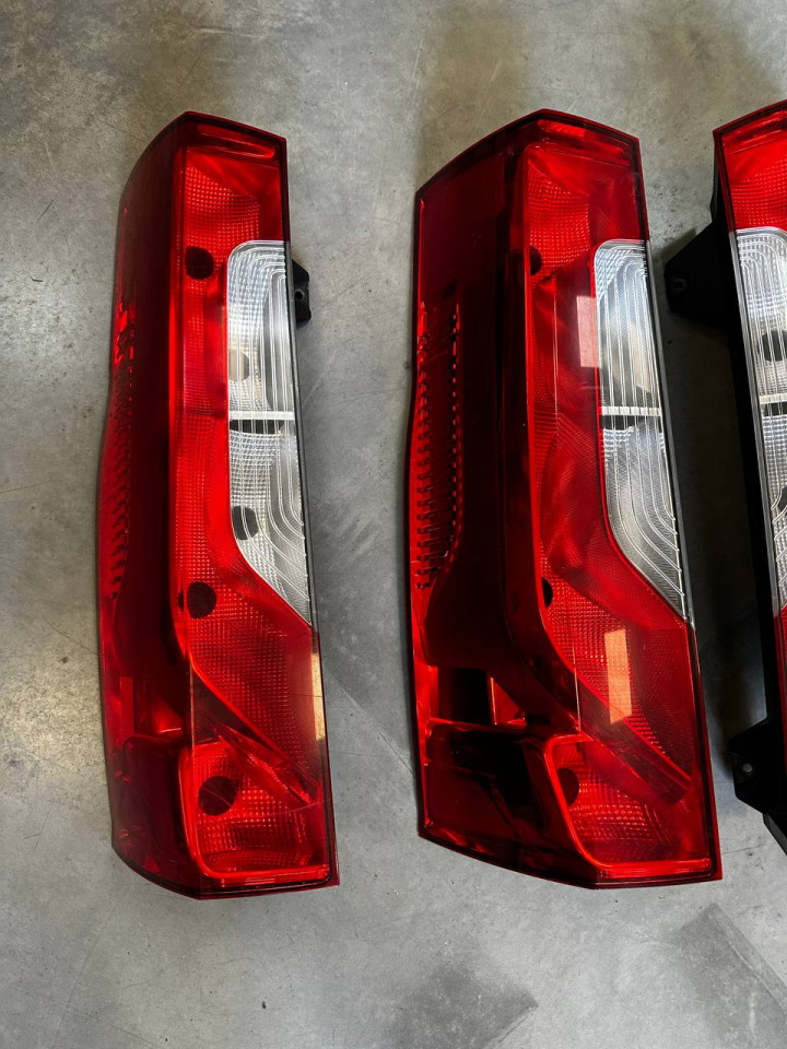 Стоп-ліхтар задній Sprinter W907-910