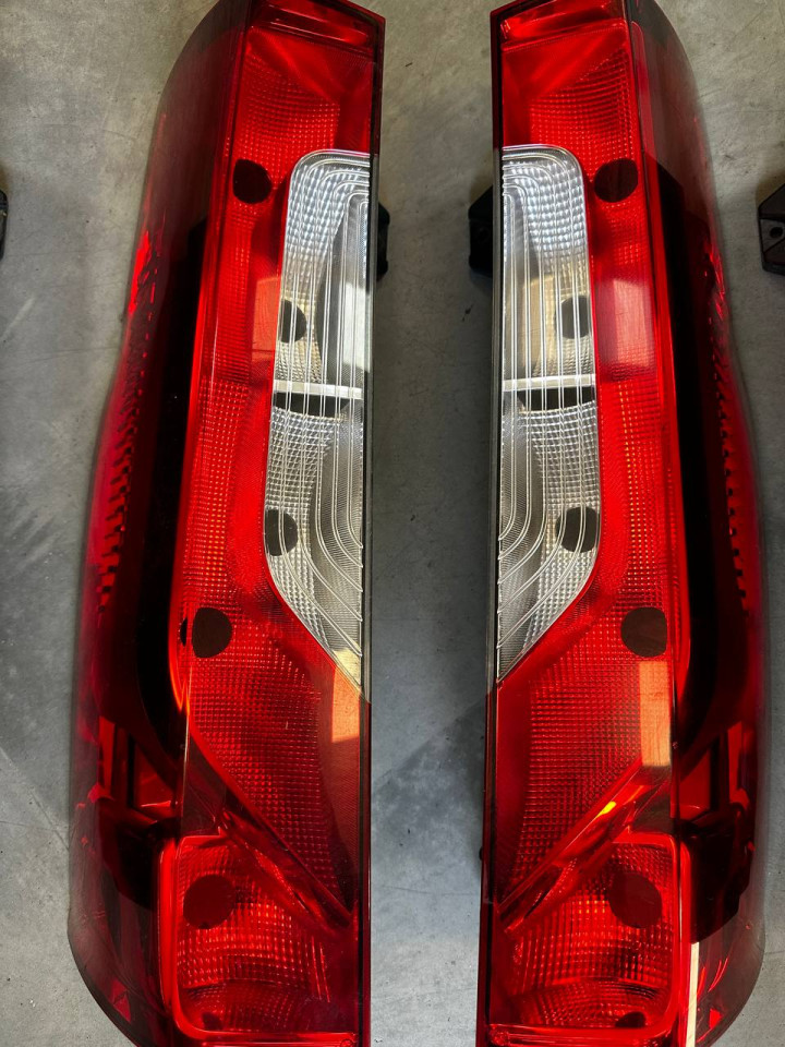 Стоп-ліхтар задній Sprinter W907-910