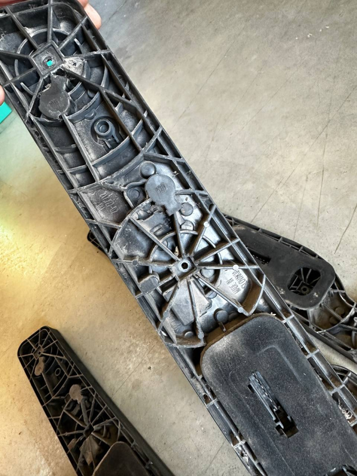 Плата заднього стопа Sprinter W907-910