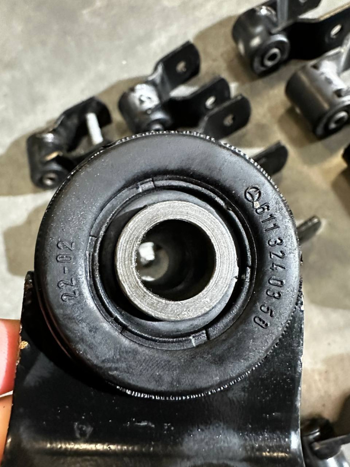 Серга на спарку Original MB Sprinter W906-910/VW Crafter A6113240350