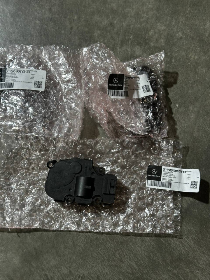 Сервопривод Моторчик заслонки пічки MB Sprinter (W907/W910) 18- A0009065913
