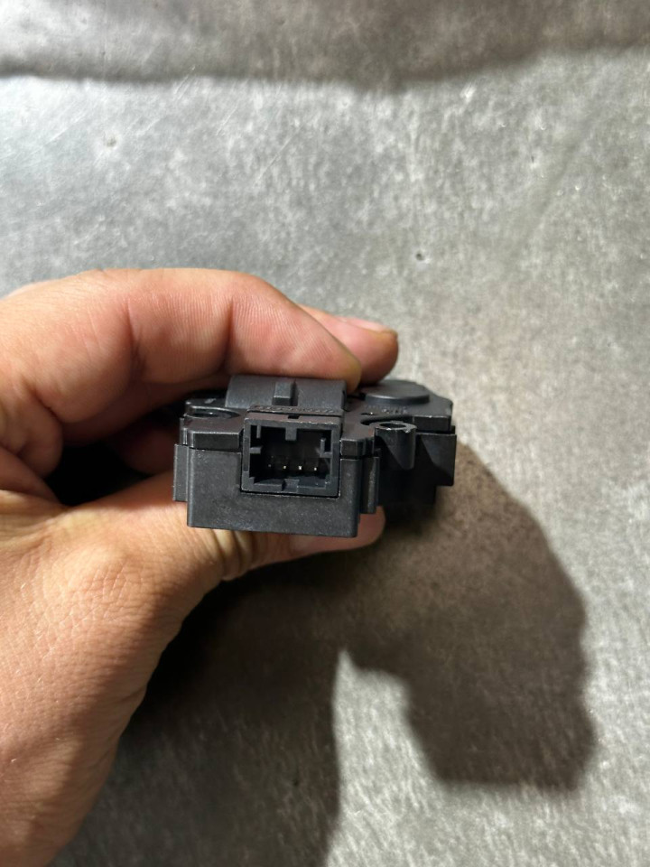 Сервопривод Моторчик заслонки пічки MB Sprinter (W907/W910) 18- A0009065913