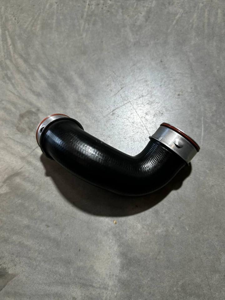 Патрубок інтеркулера Mercedes-Benz W203 A2035280482