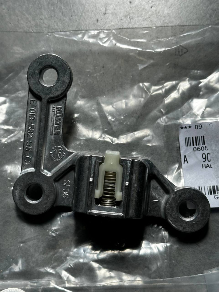 Кронштейн кріплення тросів Sprinter W906/VW Crafter A9063740540