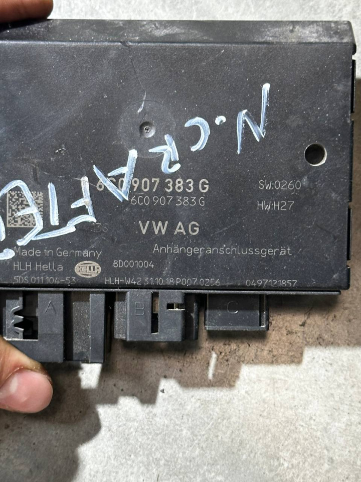 Блок/модуль керування фаркопа VW Crafter 6C0907383G
