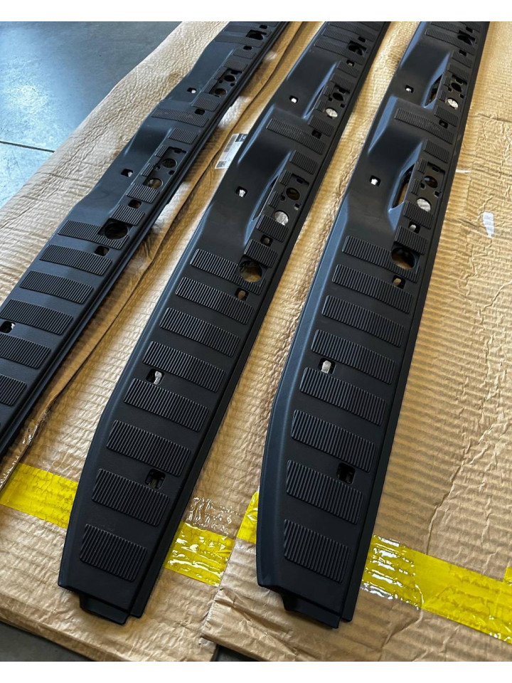 Накладка внутрішня заднього вантажного відсіку Sprinter W906\ Crafter