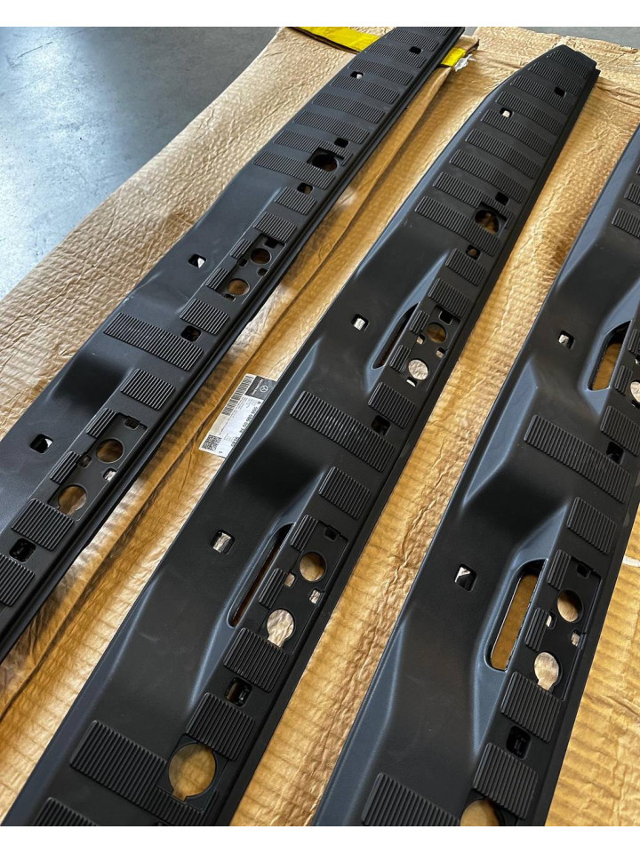 Накладка внутрішня заднього вантажного відсіку Sprinter W906\ Crafter