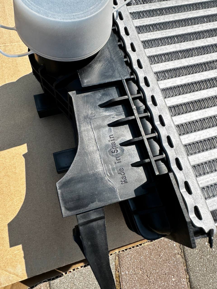 Радіатор інтеркулера OM651  Sprinter W907 -W910