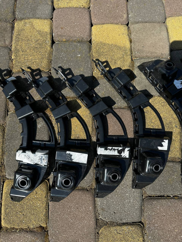 Кріплення крила-бампер Sprinter W907-910,A9108850400 - ліва,A9108850500 - права