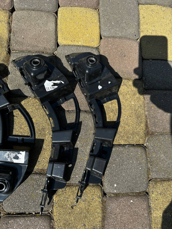 Кріплення крила-бампер Sprinter W907-910,A9108850400 - ліва,A9108850500 - права