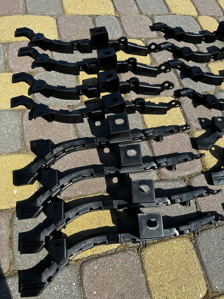 Кріплення крила-бампер Sprinter W906 рест