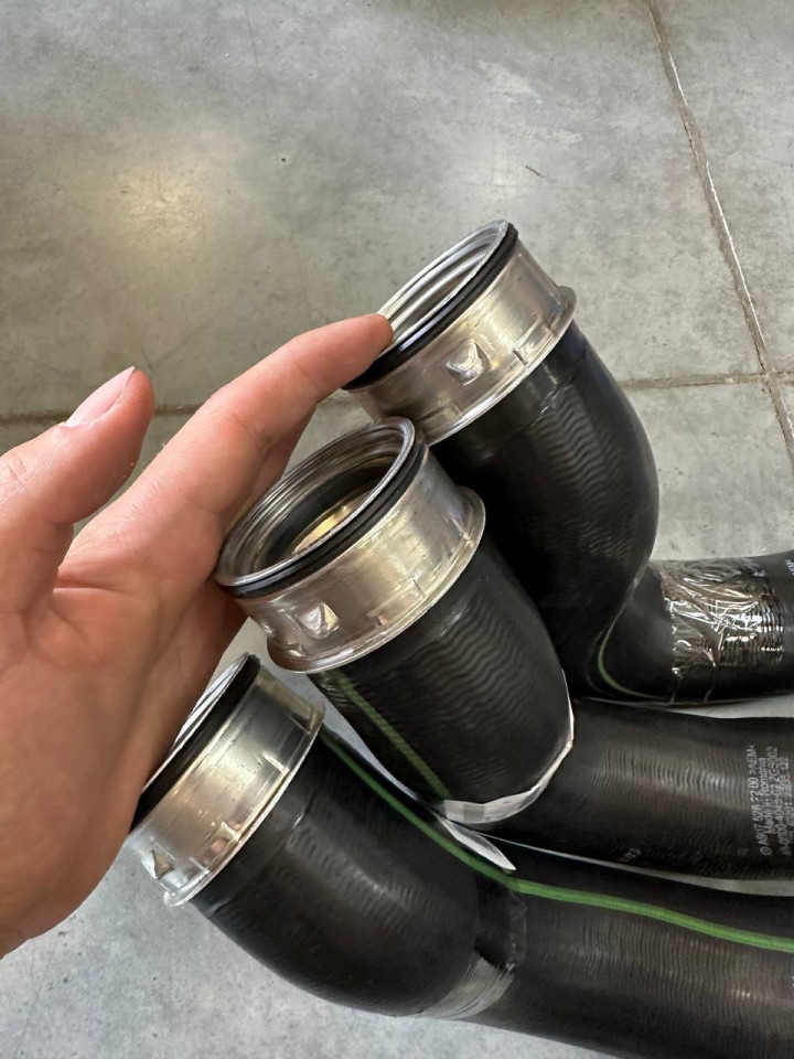 Патрубок інтеркулера OM642 Sprinter W907-W910 