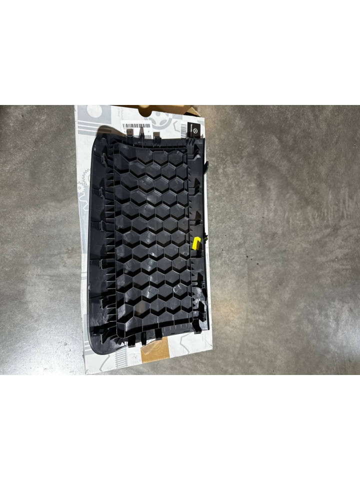 Заглушка накладка AirBag пасажира без подушки  Sprinter W907 W910  A91068041007P82
