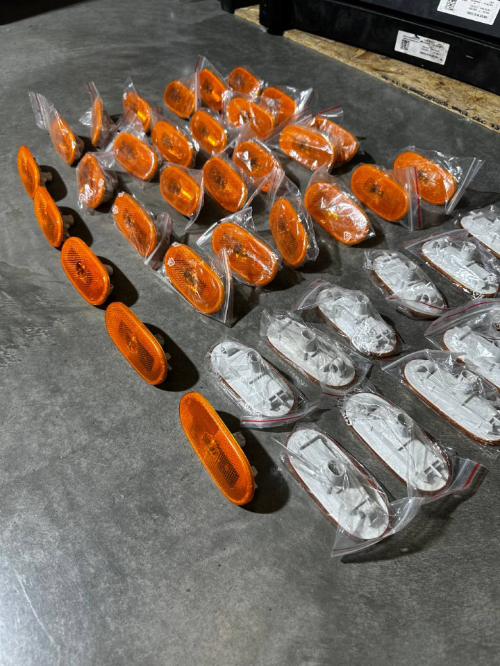 Габарит боковий LED-ліхтар (катафот) Sprinter W907-910 /VW Crafter  A9109067700