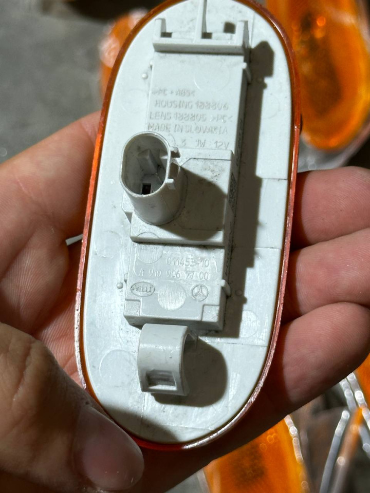 Габарит боковий LED-ліхтар (катафот) Sprinter W907-910 /VW Crafter  A9109067700