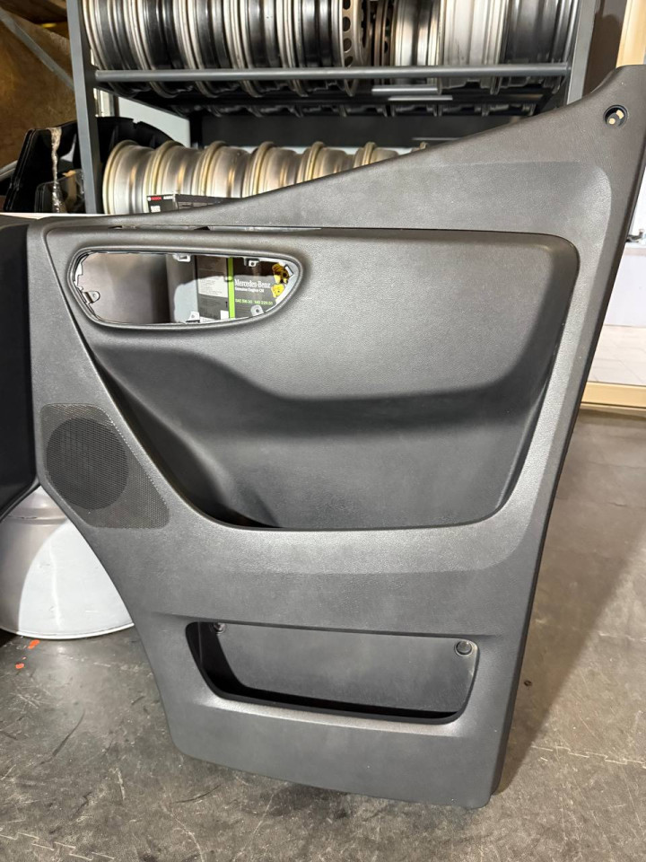 Карта,обшивка дверей Sprinter W907-910