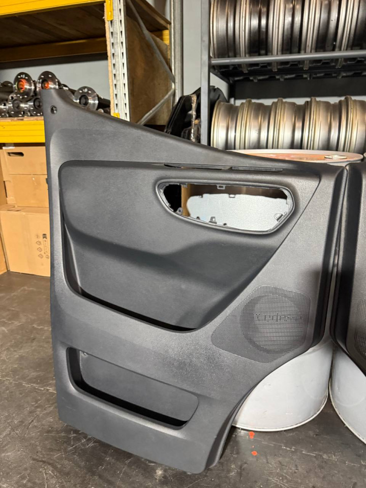 Карта,обшивка дверей Sprinter W907-910