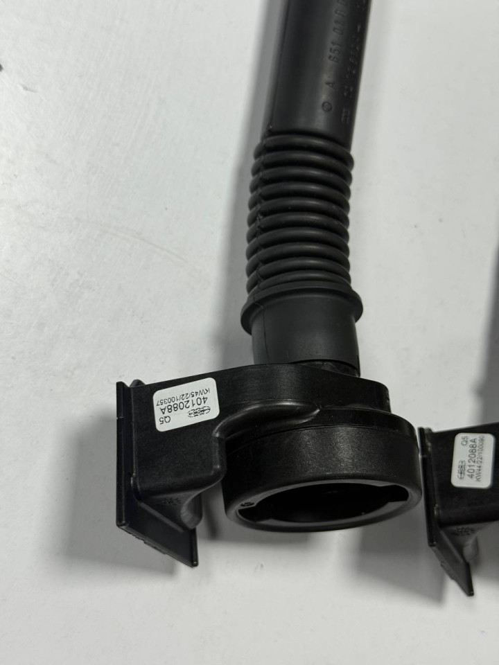 Горловина маслозаливна двигуна OM651 Sprinter W906-910/ Vito W639-447