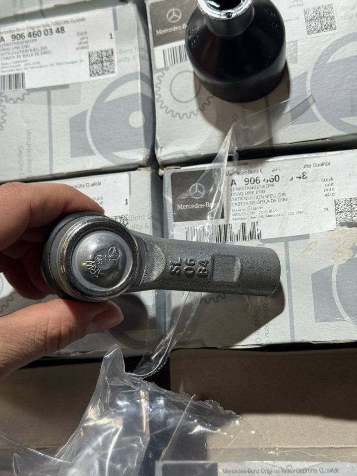 Наконечник тяги рульової Sprinter W906-907/VW Crafter Л=П