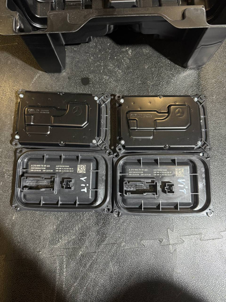 Модуль,блок керування фарою основним світло(LED) Sprinter W907-910